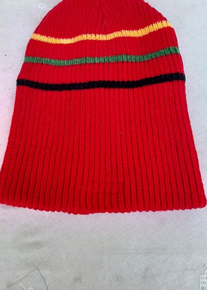 kız çocuk beresi kırmızı. bayrak kırmızısından biraz daha koyu T - Görsel 4