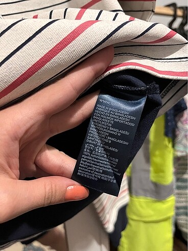 s Beden Tommy Hilfiger Crop Sweatshirt