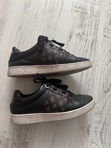 Guess Guess marka siyah logolu sneaker