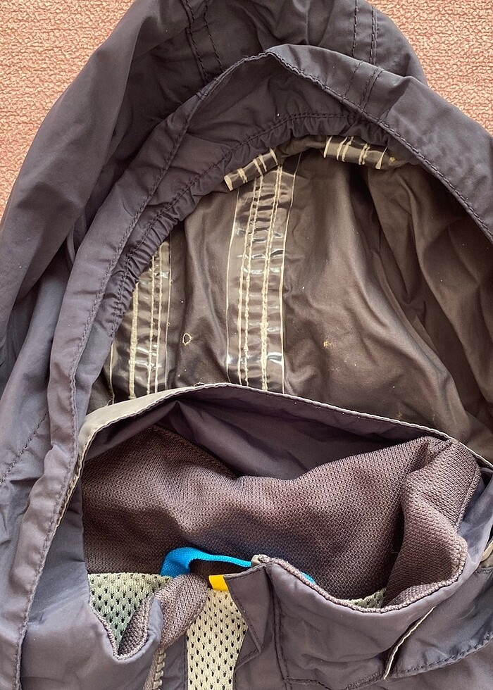 İnce erkek çocuk yağmurluk - Görsel 2