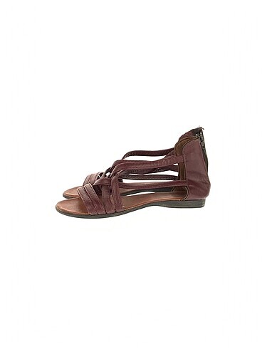 PreLoved Sandalet %70 İndirimli.