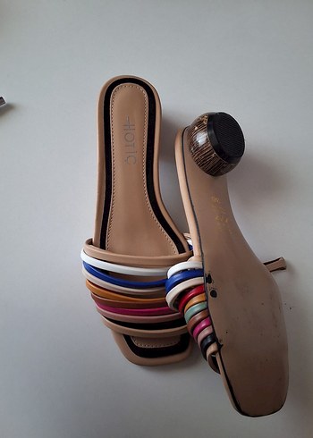 HOTİÇ 
Renkli Pileli Topuklu Kadın Terlik - Görsel 2