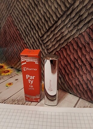 Flormar Flormar Party Lipstick No:01 (Peachy Punch)