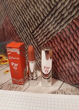 Beden pembe Renk Flormar Party Lipstick No:01 (Peachy Punch)