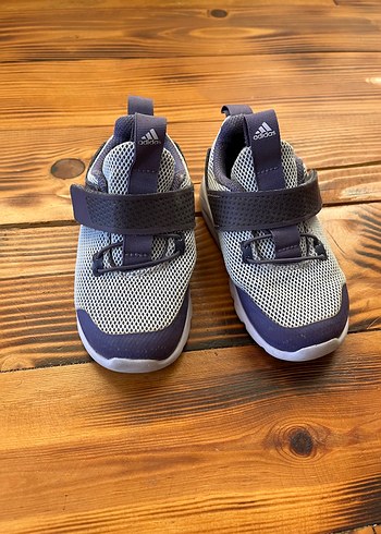 22 Beden 22 numara Adidas spor ayakkabı