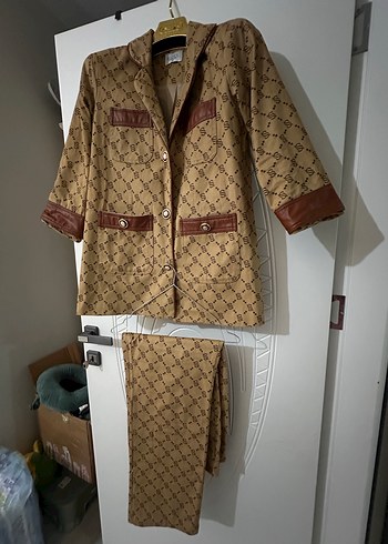 Royal desenli deri kemerli ikili takım ceket pantolon - Görsel 7