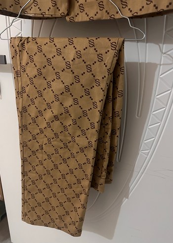 Royal desenli deri kemerli ikili takım ceket pantolon - Görsel 5