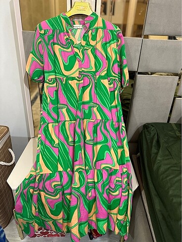 Renkli kıpır kıpır bir elbise - Görsel 2