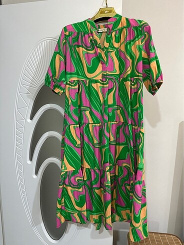 Renkli kıpır kıpır bir elbise - Görsel 7