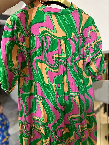 Renkli kıpır kıpır bir elbise - Görsel 6