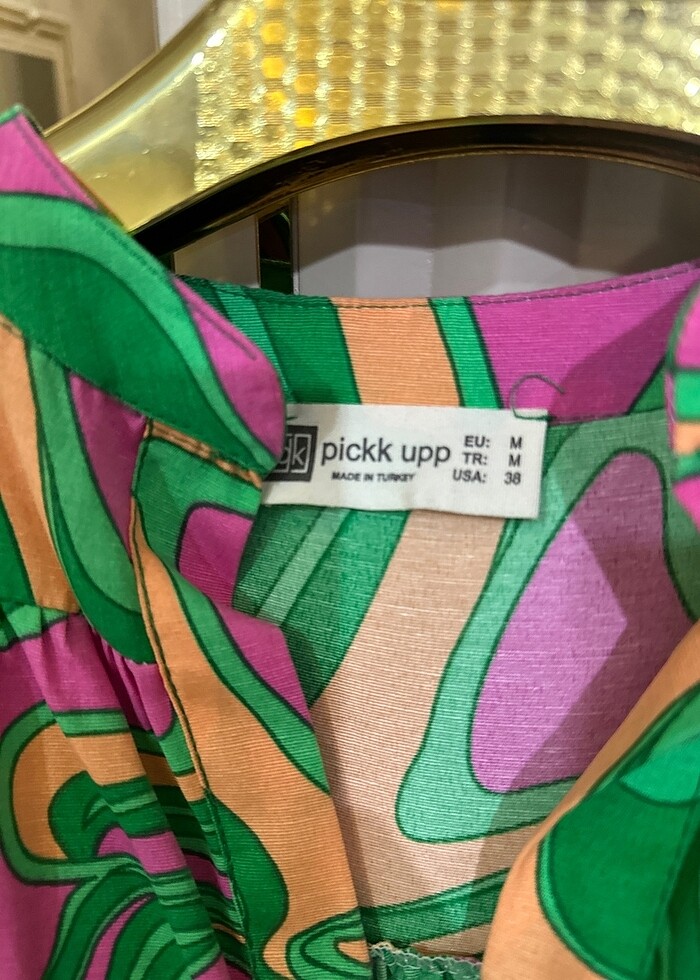 Renkli kıpır kıpır bir elbise - Görsel 3