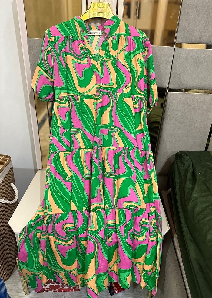 Renkli kıpır kıpır bir elbise - Görsel 2