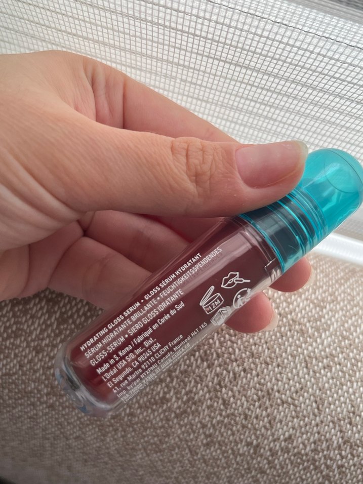 NYX Lip IV Nemlendirici Parlak Ruj - Mavi Kapak - Görsel 2