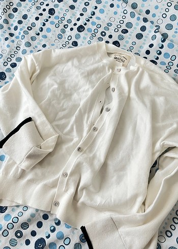 Düğmeli Beyaz hırka - Görsel 2