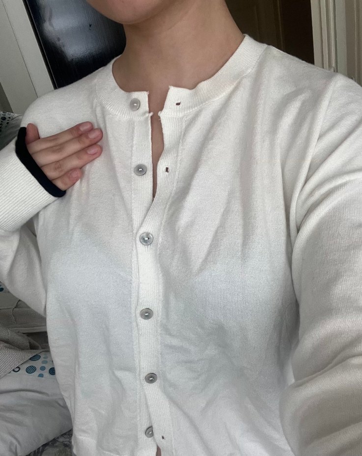 Düğmeli Beyaz hırka - Görsel 4