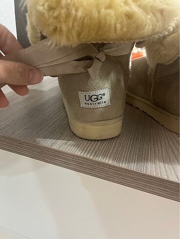 37 Beden UGG içi yünlü arkası kurdeleli bağlamalı