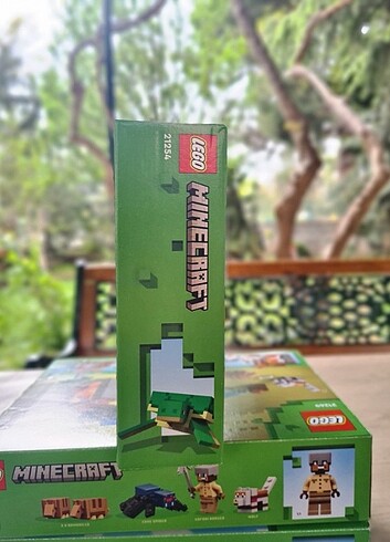 Diğer LEGO Minecraft Kaplumbağa Plaj Evi 21254