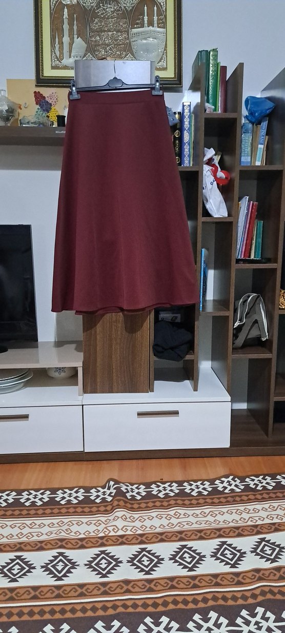 Bordo Uzun Salaş Kadın Etek

BEL 32
BOY 86 - Görsel 2