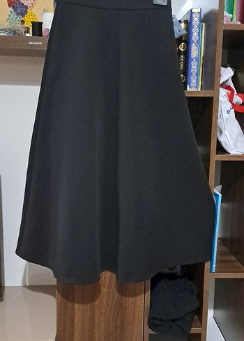 Siyah Uzun Salaş Dökümlü Kadın Etek 35
BOY 85 - Görsel 2