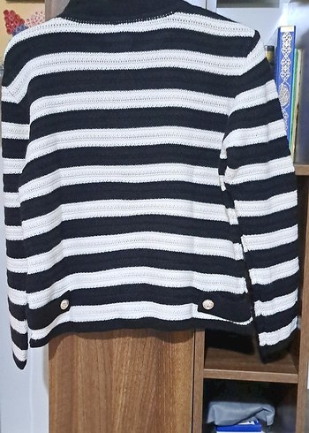 Düğmeli Siyah Beyaz Çizgili Kadın kazak - Görsel 3