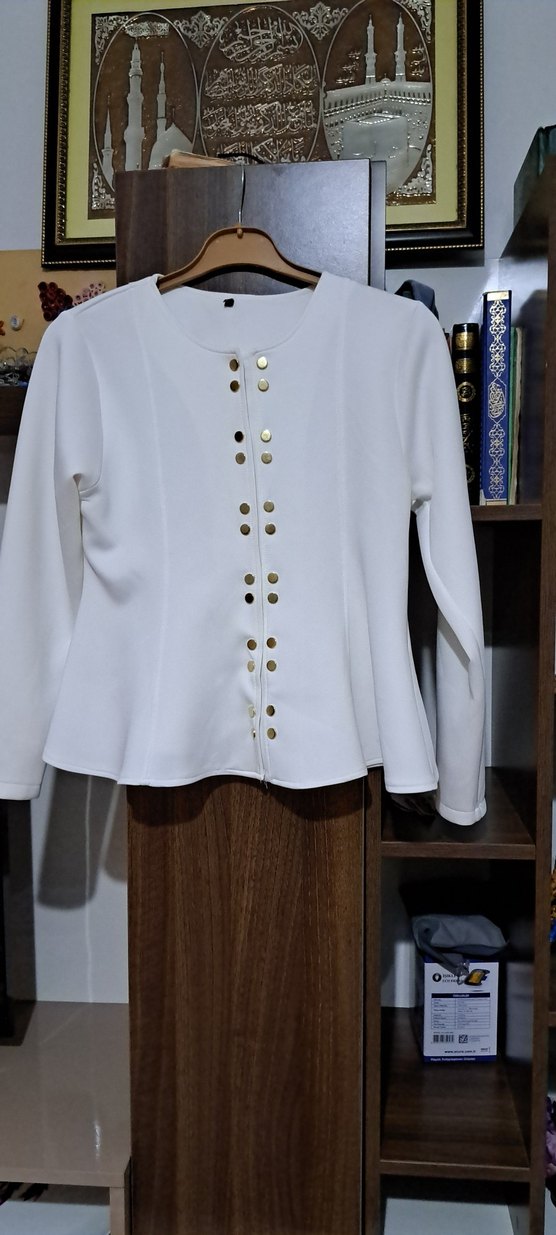 Düğmeli Beyaz Kadın Bluz ikili takım 
ETEK BEL 36
BOY 95 - Görsel 3