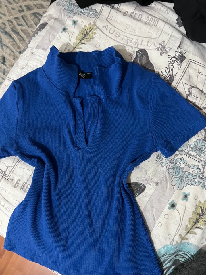 Saks mavisi dekolteli bluz - Görsel 2