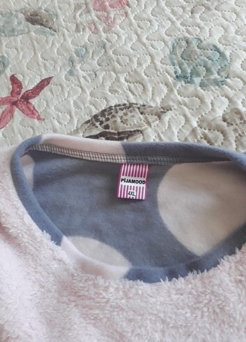 48 Beden çeşitli Renk Sıfır polar pijama takımı