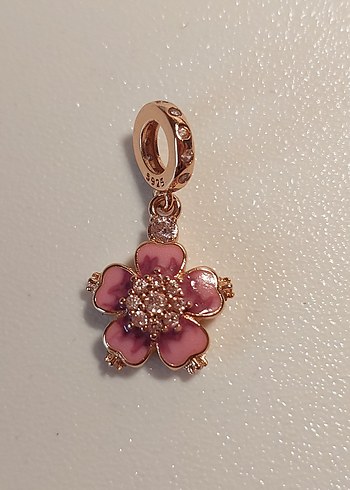 Beden Pandora Muadili Sallantılı Çiçek Charm