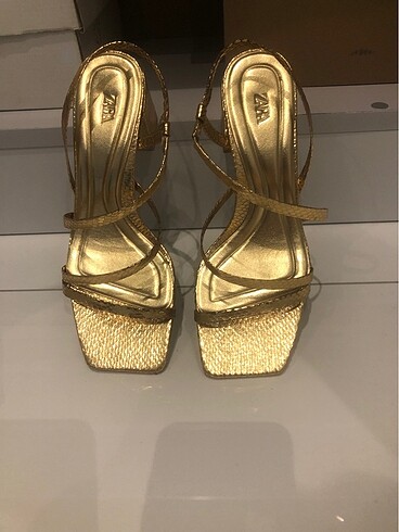 Zara gold topuklu sandalet