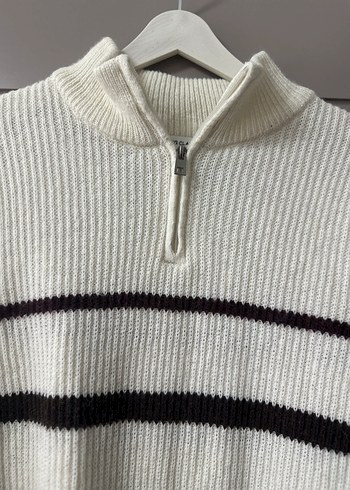 Erkek Yüksek Yaka Çizgili Triko Kazak - Görsel 2