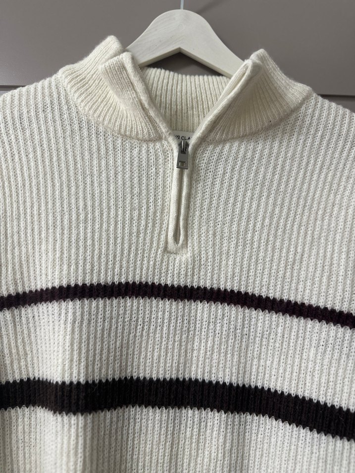 Erkek Yüksek Yaka Çizgili Triko Kazak - Görsel 2