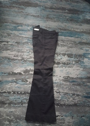 Siyah Beli Kemerli Rahat Kesim Kadın Kumaş Pantolon - Görsel 2