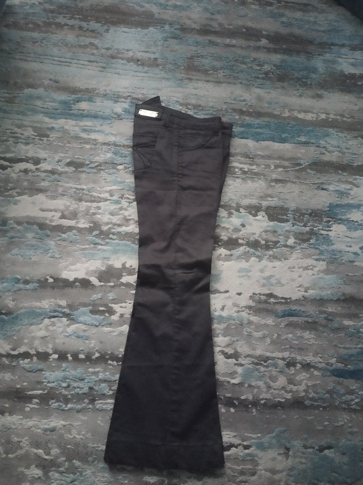 Siyah Beli Kemerli Rahat Kesim Kadın Kumaş Pantolon - Görsel 2