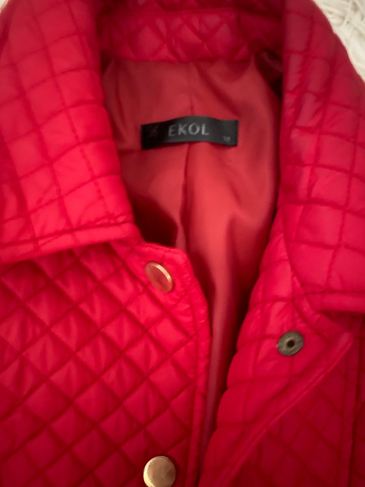 kapitone kırmızı ceket - Görsel 3