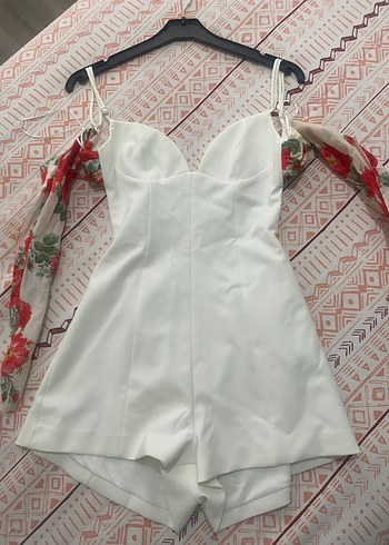 Beyaz Desenli Mini Kadın Tulum - Görsel 4