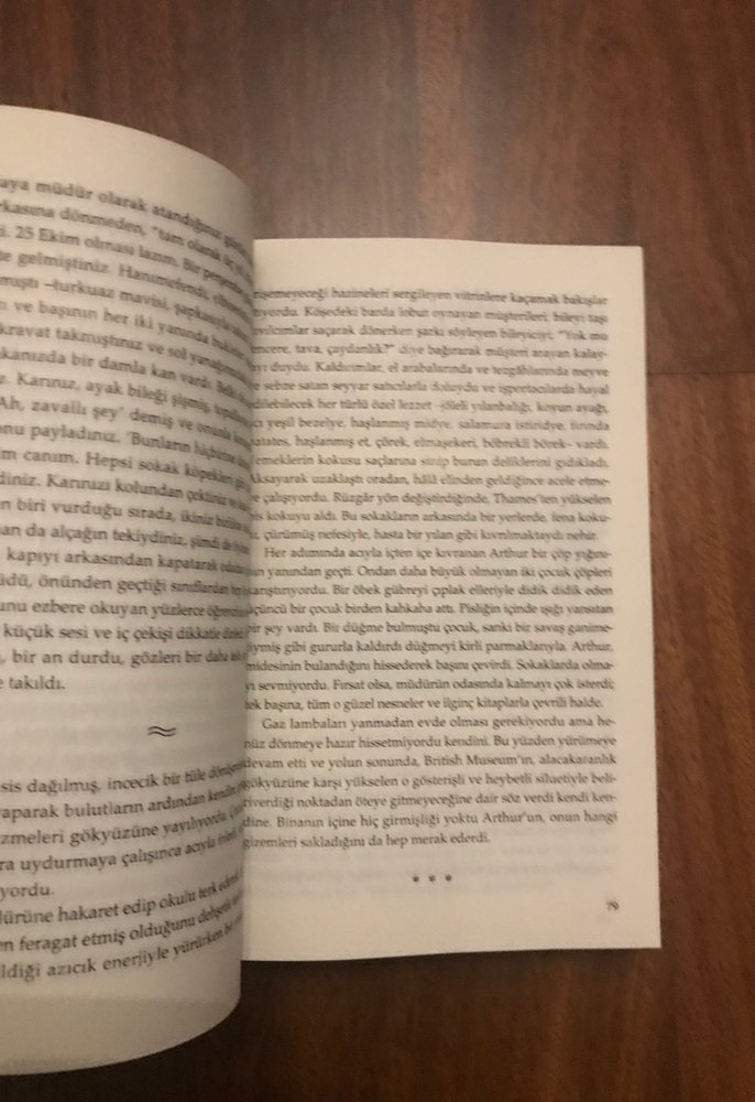 Elif Şafak - Gökyüzünde Nehirler Var - Görsel 3