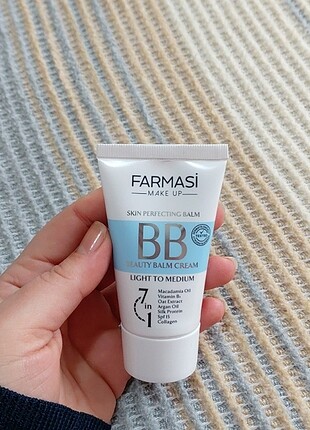 Farmasi Farmasi Light to medium BB krem