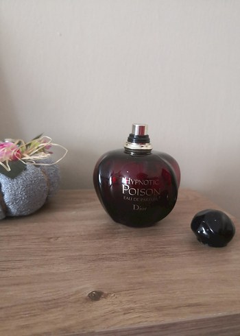 Dior Hypnotic Poison Kadın Parfümü şişesi
