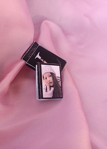 diğer Beden Blackpink Lisa mini albüm
