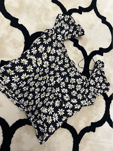 xs Beden çeşitli Renk Bershka çiçekli crop
