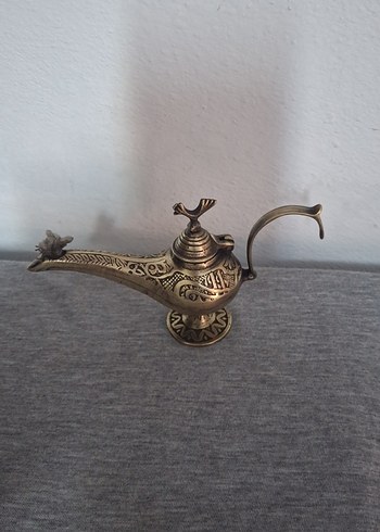 Beden Altın Renkli Antika Lambası