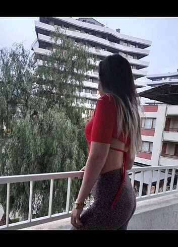 Kırmızı bustiyer 