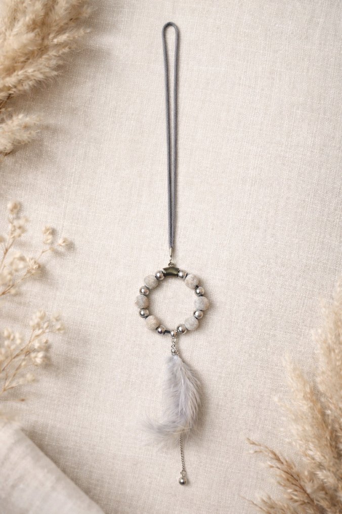 Gri Boncuklu Tüy Detaylı Bohem Kolye - Görsel 2