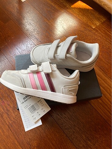 Adidas spor ayakkabı