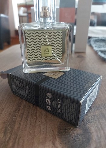 Little Black Dress Kadın Parfümü 30 ml - Görsel 2