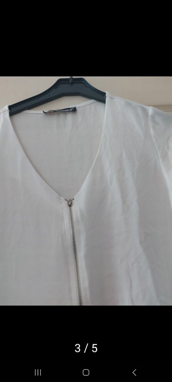 Düz Beyaz Keten V Yaka Kısa Kollu Bluz - Görsel 2