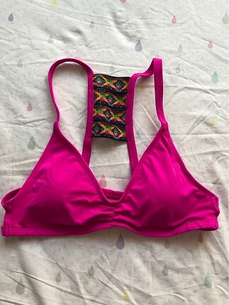 Penti bikini üstü