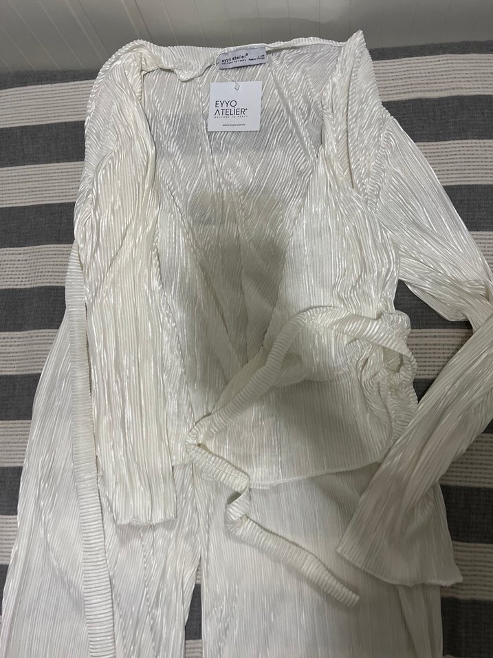 Kadın Beyaz Uzun Kollu Piliseli V Yaka Takım - Görsel 5