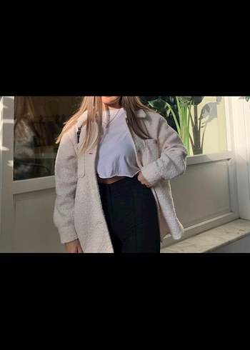 Beyaz Peluş Detaylı Salaş Ceket - Görsel 5