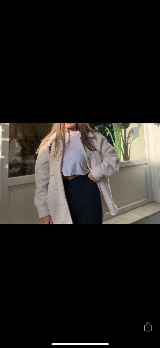 Beyaz Peluş Detaylı Salaş Ceket - Görsel 5